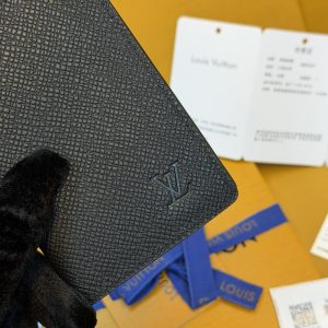 300¥ Premium Full-Steel Wallet, Authentic Design, Top-Grain Cowhide Leather, 163 Dynamic, Boutique-Grade Packaging, Complete Set as Pictured: Packaging, Certificate of Authenticity, Copper Electronic Tag, Gift Bag! M30537